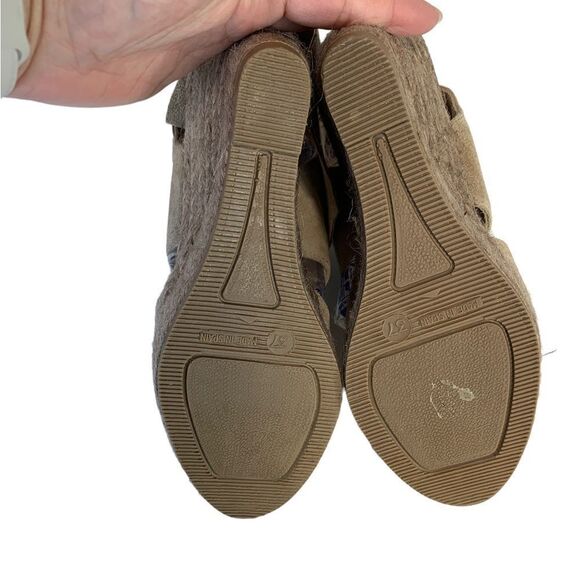 KANNA Suede Platform Wedge Heels - Picture 6 of 9